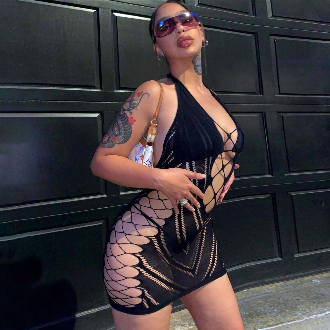 Sexy lace sexy mesh dress with hanging neck and exposed backpack buttocks dress